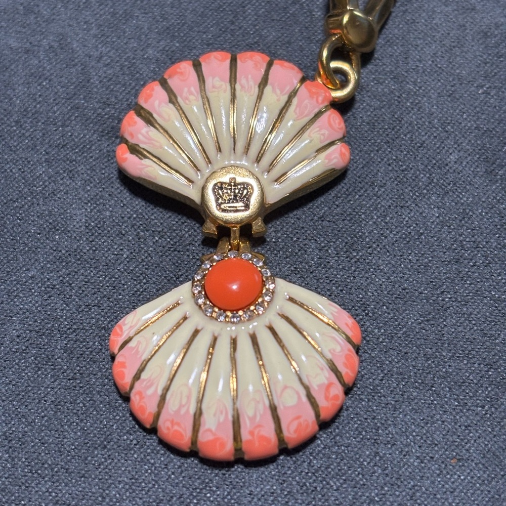 Juicy Couture Gold and Coral Shell Charm OPENS to reveal a faux pearl - Picture 3 of 5